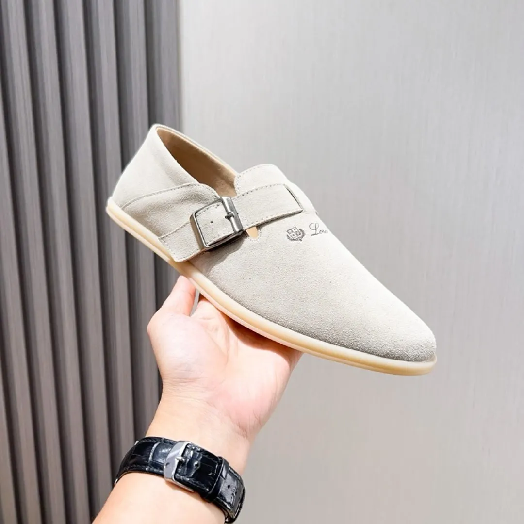 Factory price 420💰[loro piana] 2025 new moccasins, popular casual sneakers for street men. The shoes are made of first-layer suede leather uppers with rubber soles. They are classic. The complex craftsmanship and meticulous structure make the shoes light and soft, allowing you to walk comfortably and freely. Perfect for summer wear. Yardage: 38-45.
